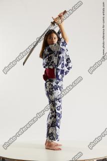 japanese woman in kimono with sword saori 01b
